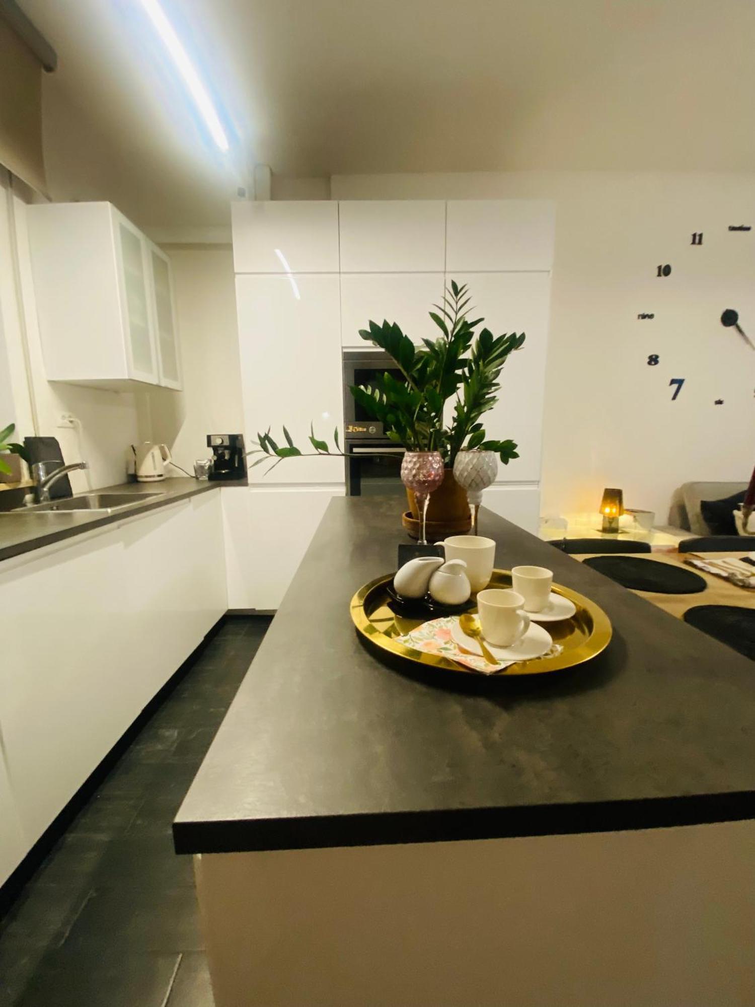 Central Apartment And Parking Βερόνα Εξωτερικό φωτογραφία